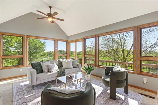 3910 Carter Drive, Smithville, MO 64089