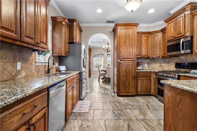 7426 Lake Geneva Dr, Corpus Christi, TX 78413