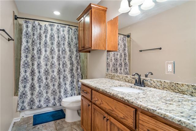 7426 Lake Geneva Dr, Corpus Christi, TX 78413