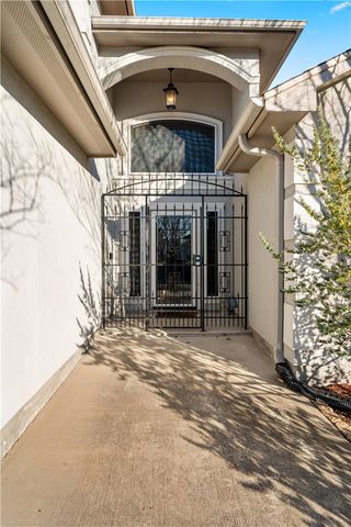 7426 Lake Geneva Dr, Corpus Christi, TX 78413