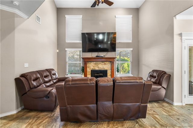 7426 Lake Geneva Dr, Corpus Christi, TX 78413