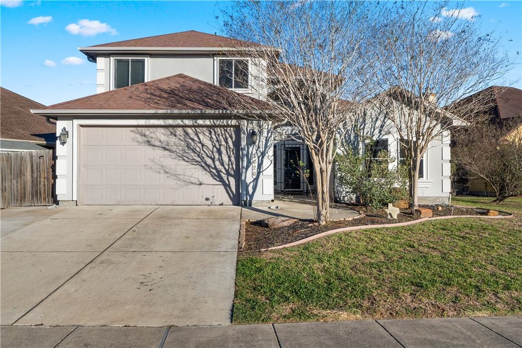 7426 Lake Geneva Dr, Corpus Christi, TX 78413