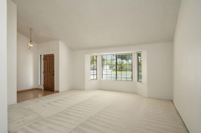 6465 N Cornelia Avenue, Fresno, CA 93722