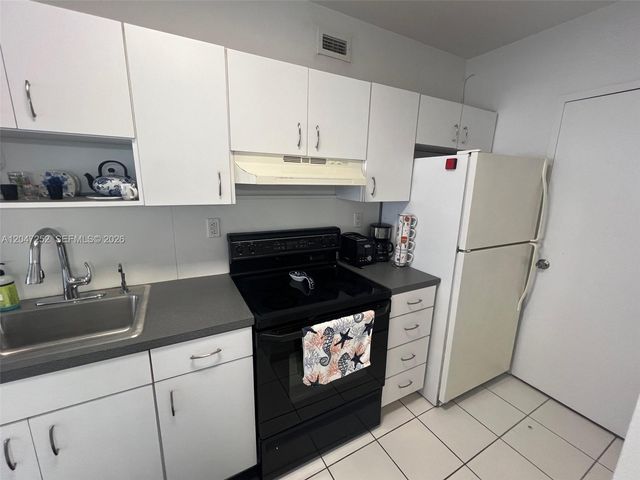 100 Lincoln Road 1126, Miami Beach, FL 33139