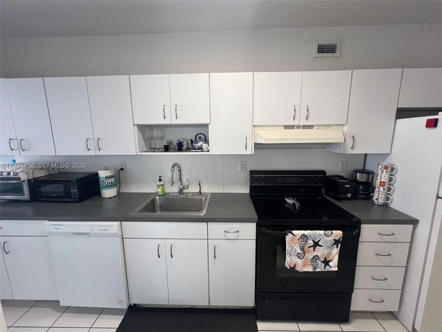 100 Lincoln Road 1126, Miami Beach, FL 33139