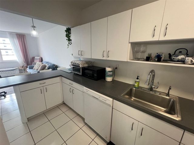 100 Lincoln Road 1126, Miami Beach, FL 33139