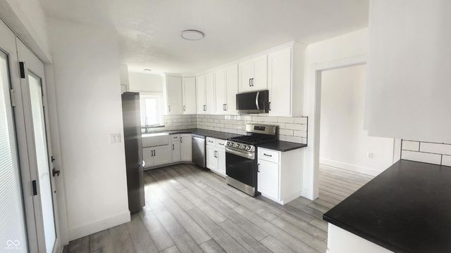 2021 S A Street, Elwood, IN 46036