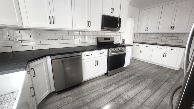 2021 S A Street, Elwood, IN 46036