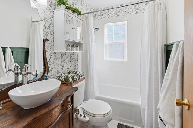 2631 AVENUE C, Council Bluffs, IA 51501