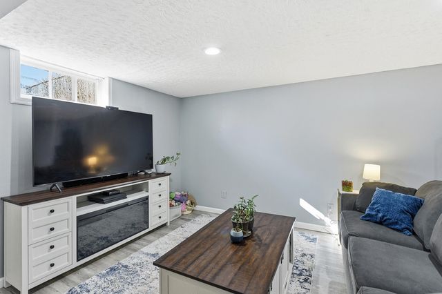 2631 AVENUE C, Council Bluffs, IA 51501