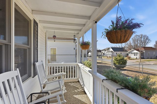 2631 AVENUE C, Council Bluffs, IA 51501