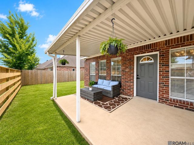7943 Tara Dr, Denham Springs, LA 70726