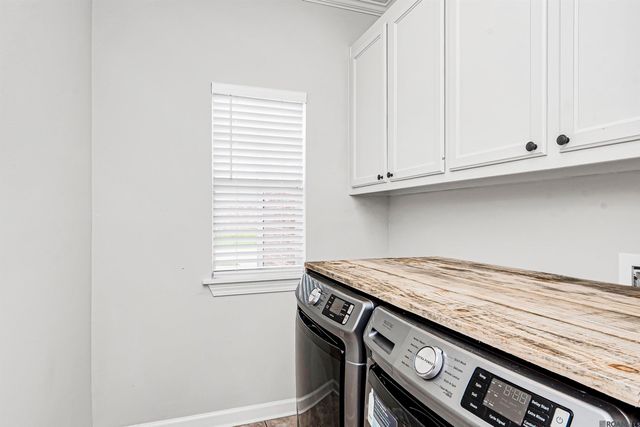7943 Tara Dr, Denham Springs, LA 70726