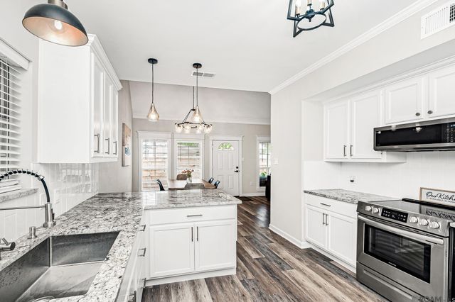 7943 Tara Dr, Denham Springs, LA 70726