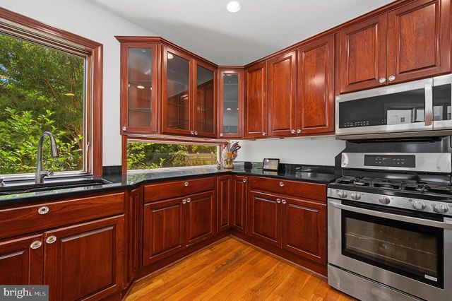 214 W LIEBIG ST, Egg Harbor City, NJ 08215