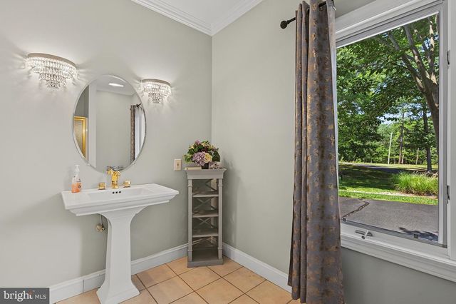 214 W LIEBIG ST, Egg Harbor City, NJ 08215