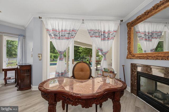 214 W LIEBIG ST, Egg Harbor City, NJ 08215