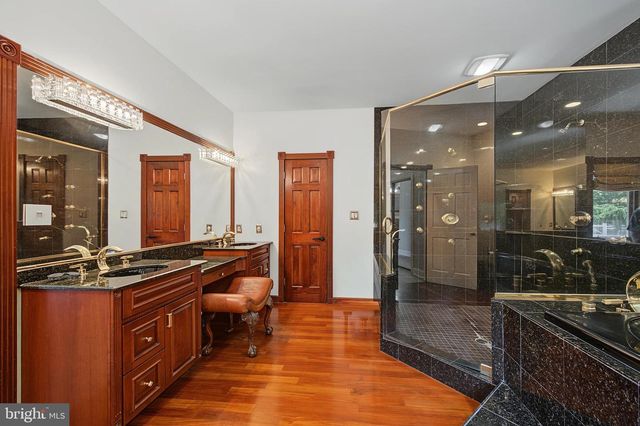 214 W LIEBIG ST, Egg Harbor City, NJ 08215