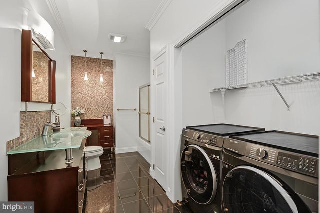 214 W LIEBIG ST, Egg Harbor City, NJ 08215