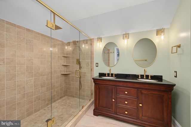 214 W LIEBIG ST, Egg Harbor City, NJ 08215