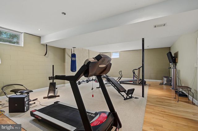 214 W LIEBIG ST, Egg Harbor City, NJ 08215