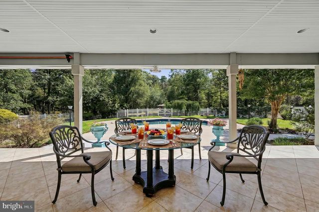 214 W LIEBIG ST, Egg Harbor City, NJ 08215