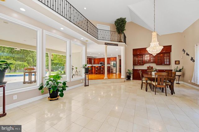 214 W LIEBIG ST, Egg Harbor City, NJ 08215