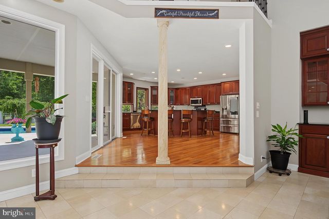 214 W LIEBIG ST, Egg Harbor City, NJ 08215