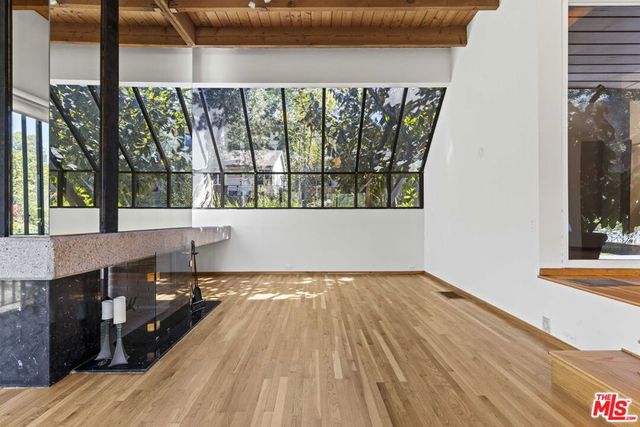 3275 Buckingham Road, Glendale, CA 91206