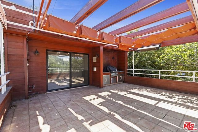 3275 Buckingham Road, Glendale, CA 91206