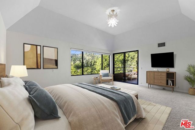 3275 Buckingham Road, Glendale, CA 91206