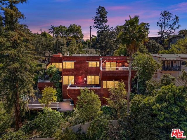 3275 Buckingham Road, Glendale, CA 91206