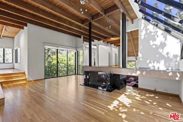 3275 Buckingham Road, Glendale, CA 91206