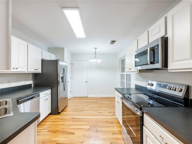 8765 Covestone Drive, Gainesville, GA 30506