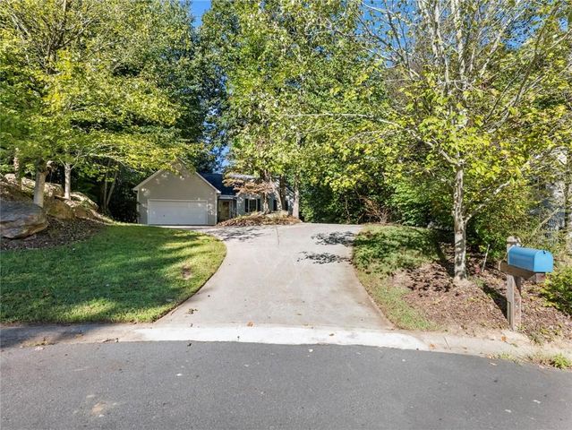 8765 Covestone Drive, Gainesville, GA 30506