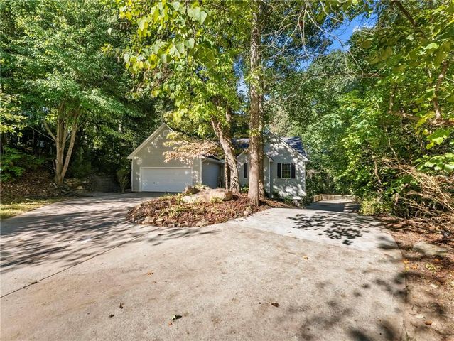 8765 Covestone Drive, Gainesville, GA 30506
