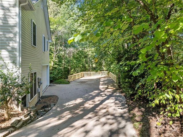8765 Covestone Drive, Gainesville, GA 30506