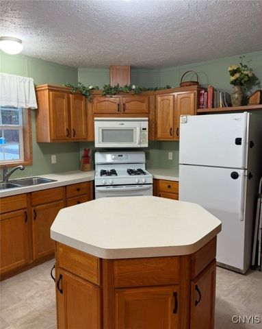 8571 Artz Road, New Bremen, NY 13620