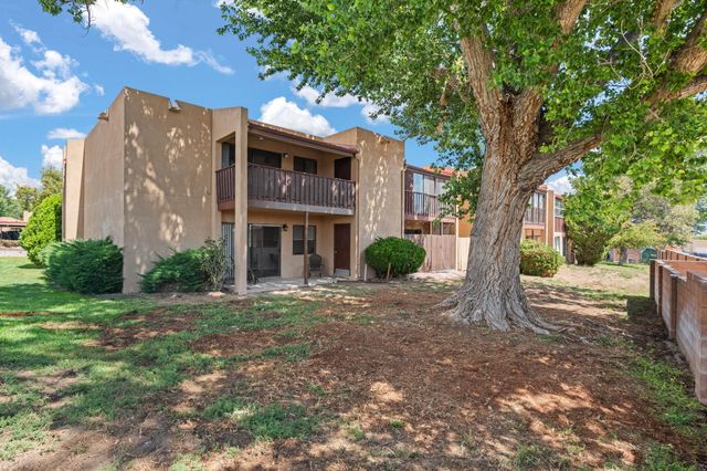 903 COUNTRY CLUB Drive SE J, Rio Rancho, NM 87124