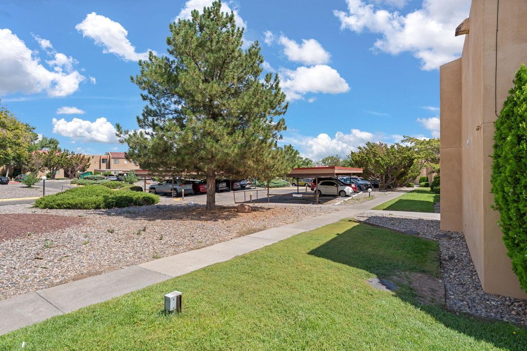 903 COUNTRY CLUB Drive SE J, Rio Rancho, NM 87124