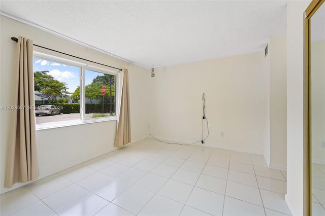 7920 Camino Real M-109, Miami, FL 33143