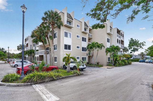 7920 Camino Real M-109, Miami, FL 33143
