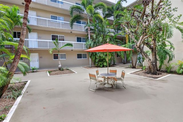 7920 Camino Real M-109, Miami, FL 33143