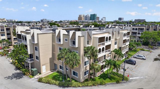 7920 Camino Real M-109, Miami, FL 33143
