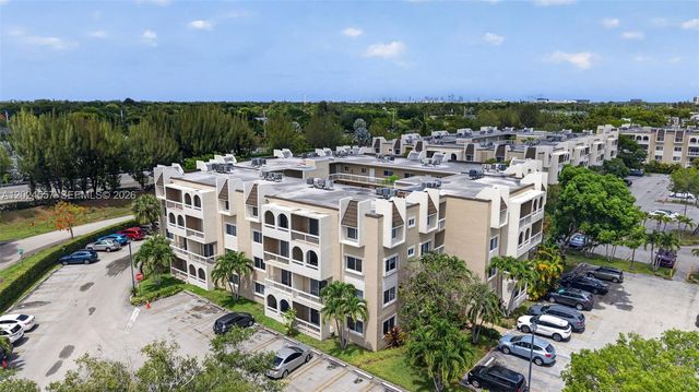7920 Camino Real M-109, Miami, FL 33143