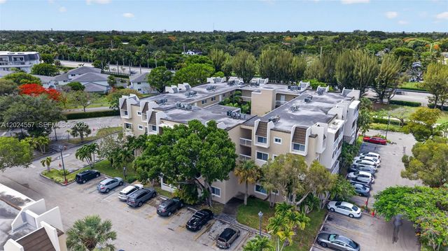 7920 Camino Real M-109, Miami, FL 33143