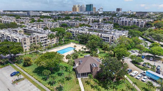 7920 Camino Real M-109, Miami, FL 33143