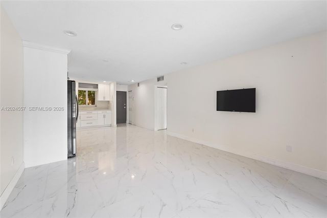 7920 Camino Real M-109, Miami, FL 33143