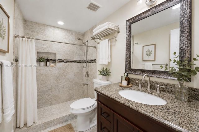 7920 Camino Real M-109, Miami, FL 33143