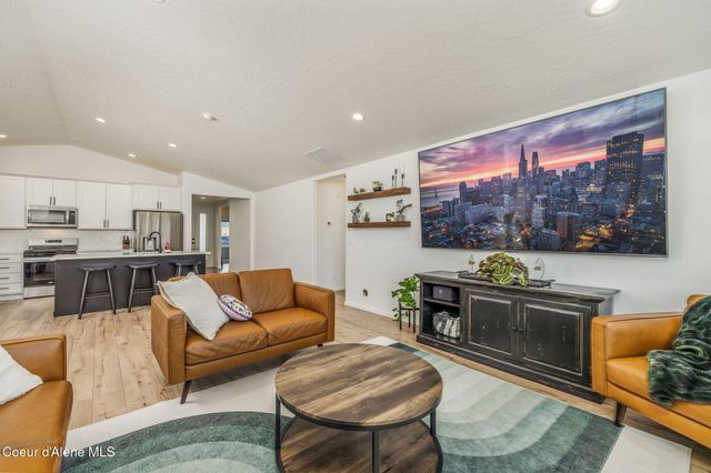 10121 N BELGRAVE LOOP, Hayden, ID 83835